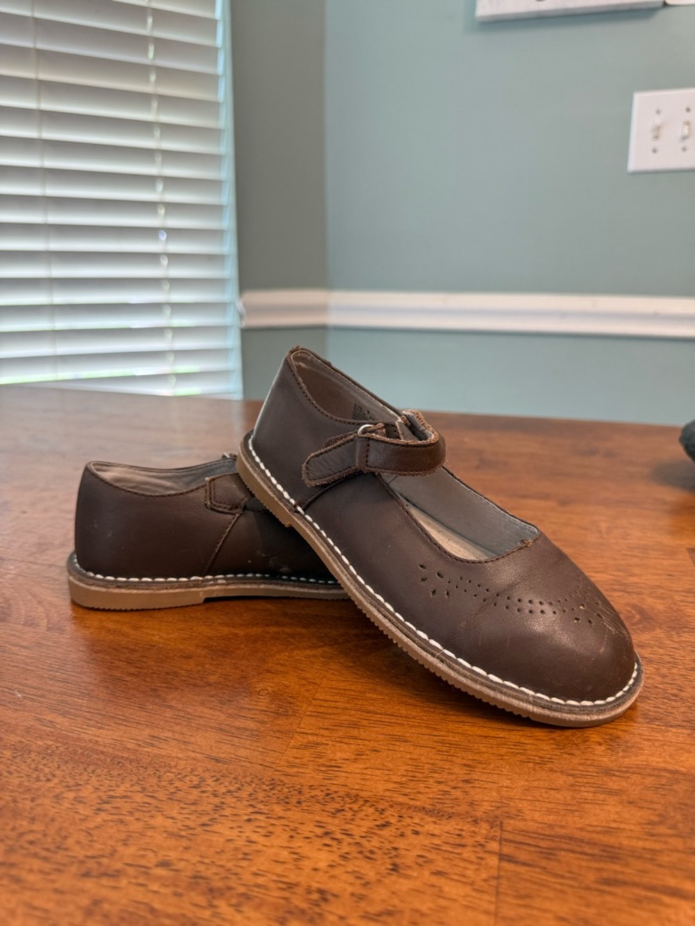 L'Amour Antonia Girls Mary Jane Shoes Brown Leather Perforated School size 1